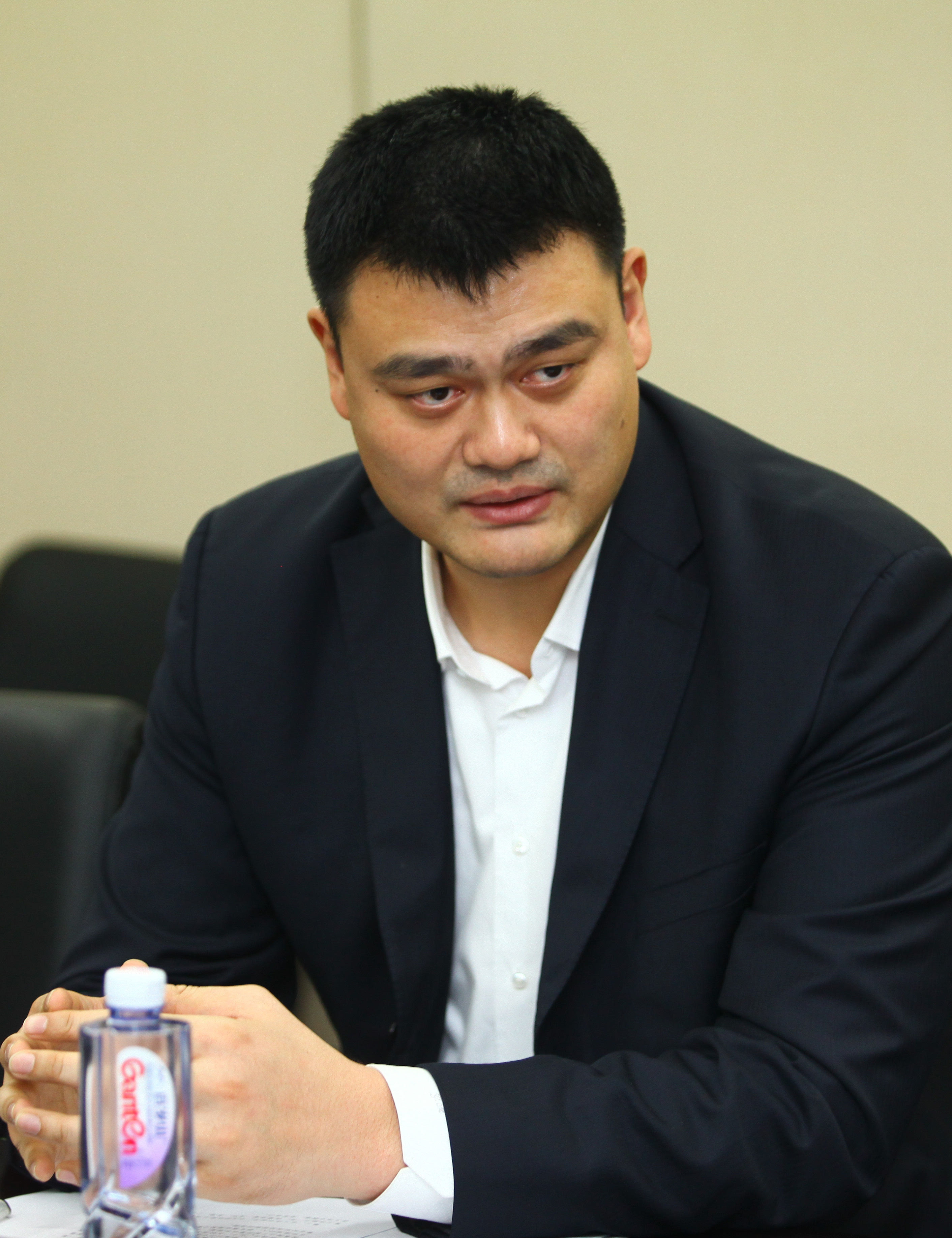 证明他作为