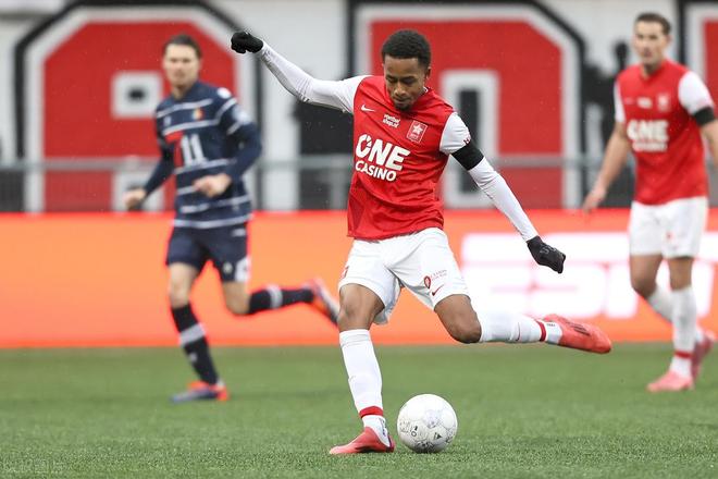 早把球送到 早把球送到