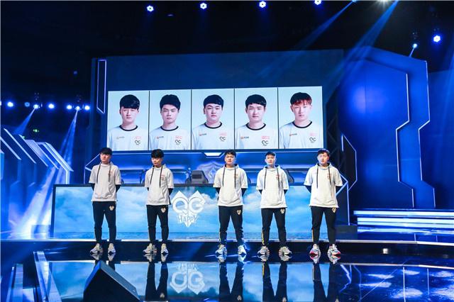 年轻中卫的 年轻中卫的